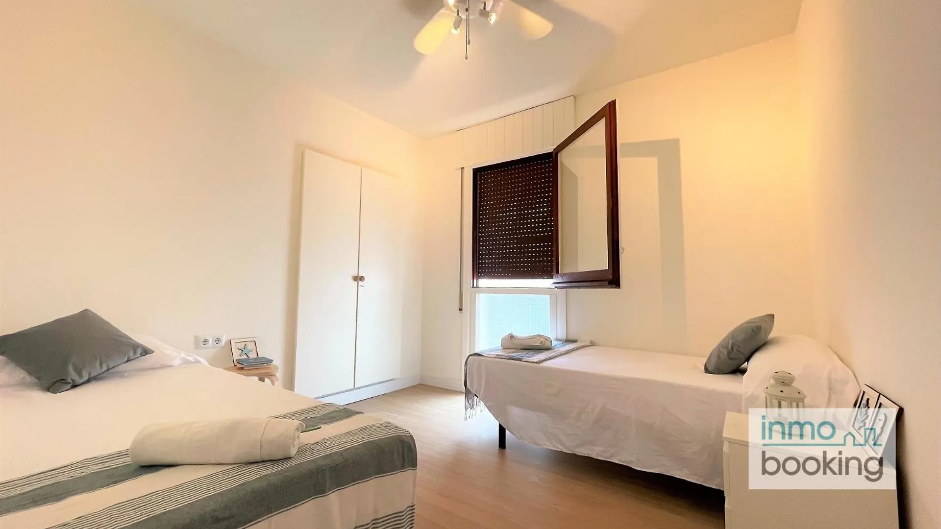 アパート Reus Mediterrani , Piscina , Parking Y Playa カンブリルス スペイン